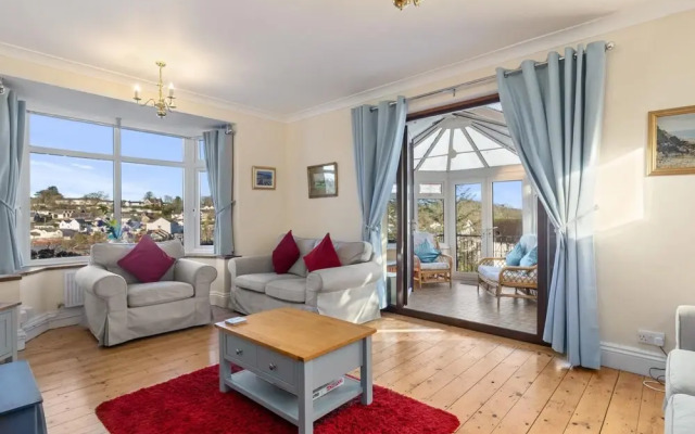 Four Oaks - Sea Views, Parking, Enclosed Garden, Dog Friendly