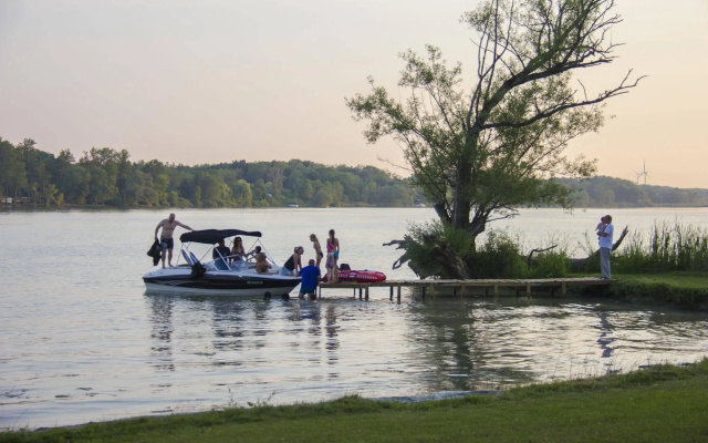 Riverview Motel