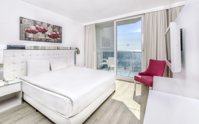 Le Bleu Hotel & Resort