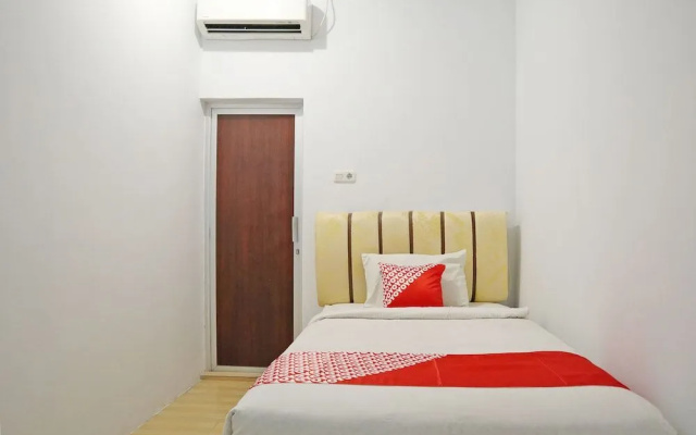 Hotel O M Authentic Kost Man