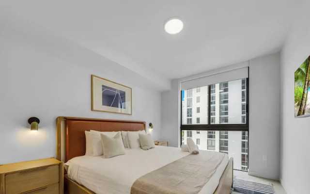 The Crosby Exclusive Condo - Pool & Gym