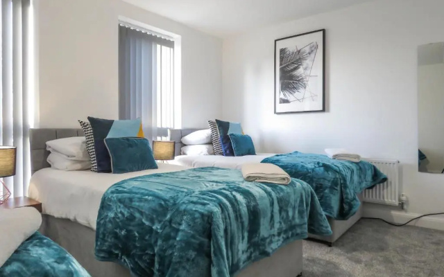 Tudors eSuites 5 Bed House