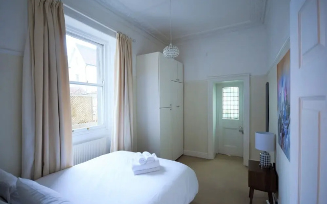 Peaceful & Pretty 2 Bedroom Flat Near Beautiful Clifton