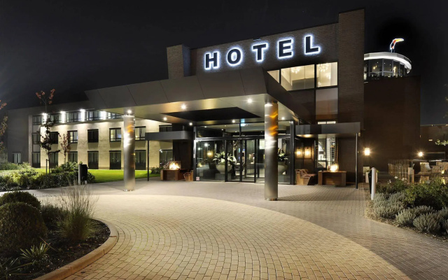 hotelImage