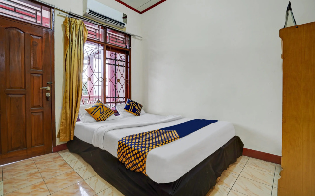 OYO 3882 Pondok Pujasera