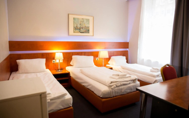 City Hotel