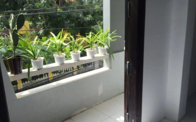 Halo Hostel