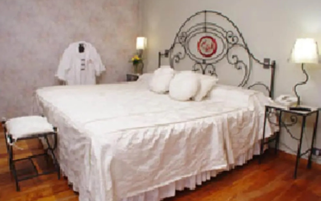 Reina Victoria Suites & Towers
