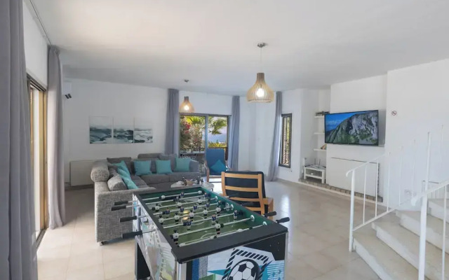 Villa Rosie, Modern 4bdr Ayia Napa Villa With Pool