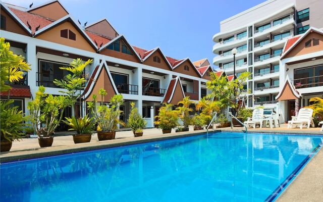 Corrib Village South Beach Beach Pattaya 2