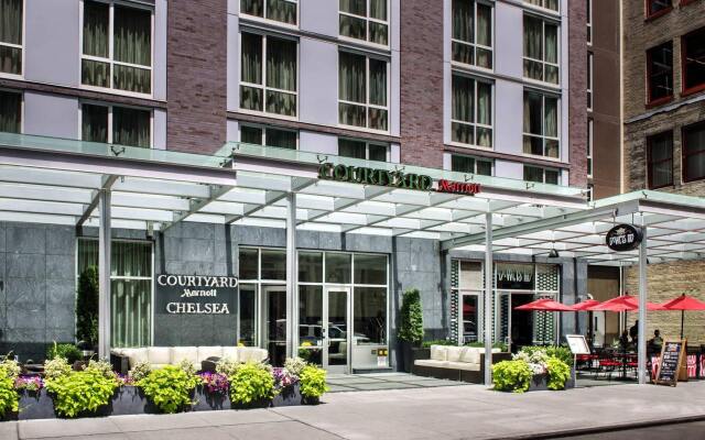 Отель Courtyard by Marriott New York Manhattan/Chelsea вид на фасад