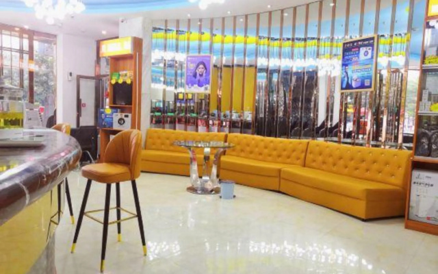 Huating Theme Hotel