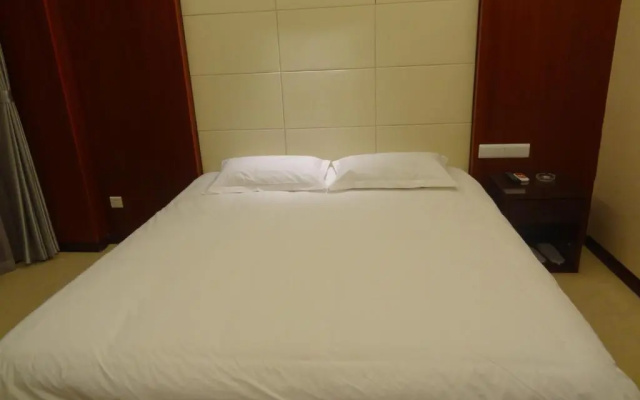 Huilong Tower Hotel