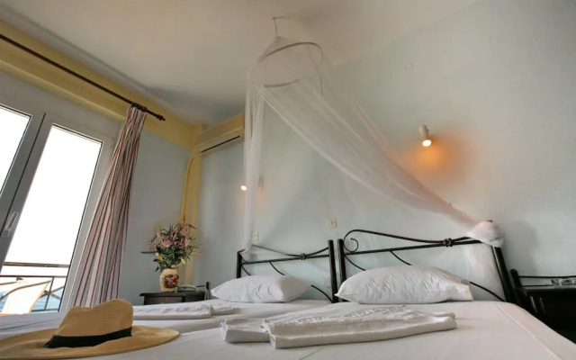 Pebble Beach Hotel