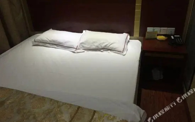 Yatai Business Hotel