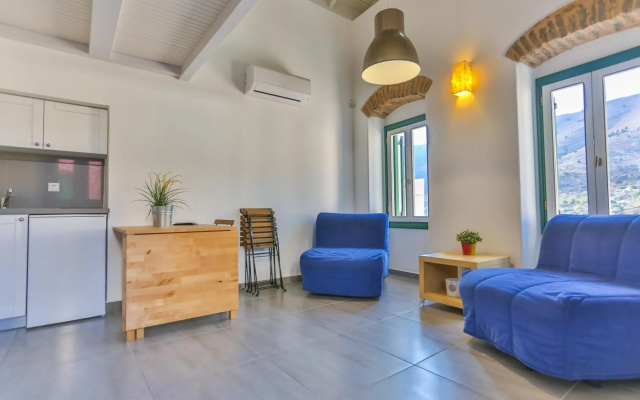 Annika Deluxe Apartments