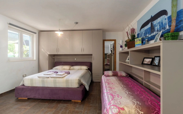 House Cetiri Hrasta