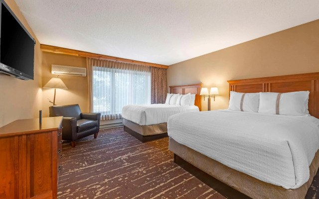 Best Western Premier The Lodge on Lake Detroit