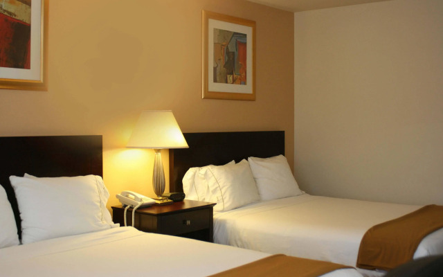 Comfort Inn & Suites NW Milwaukee
