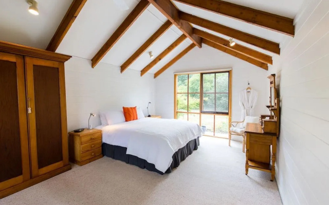 Braeside Mt Macedon Country Retreat & Bed & Breakfast