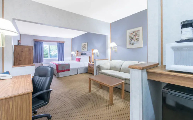 Ramada Limited Suites Bismarck