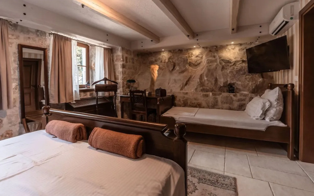 Talici Hill - Rustic Villas