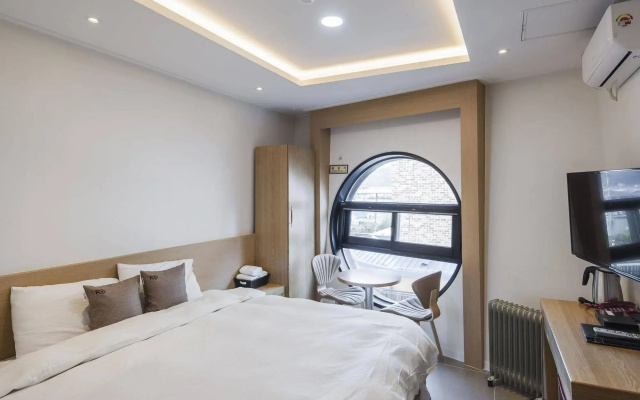 Ray Tourist Hotel