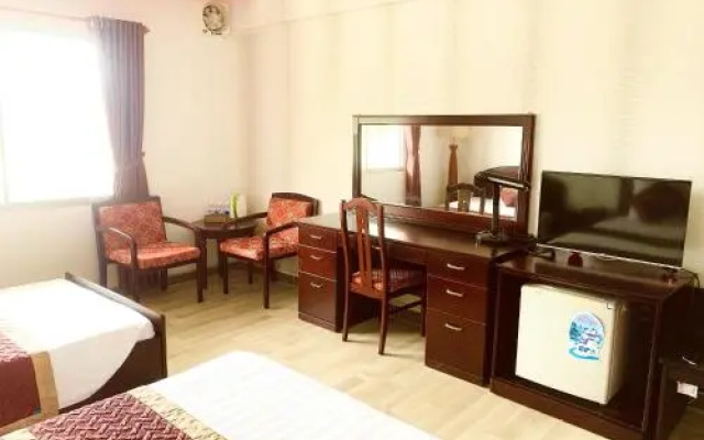 Que Huong Hotel