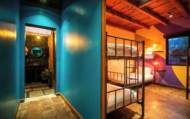 Yes Please Hostel