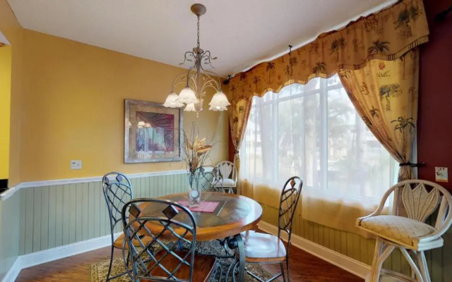 614 Barrington Park