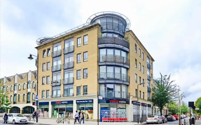Modern Apartment in London