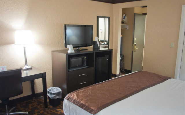 Best Western Cantebury Inn & Suites