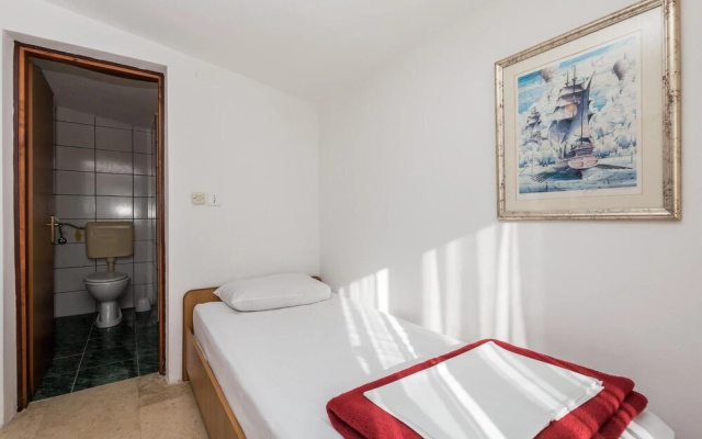 Amazing Apartment in Banjol With 1 Bedrooms and Wifi