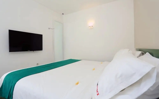 RedDoorz Near Pantai Jerman