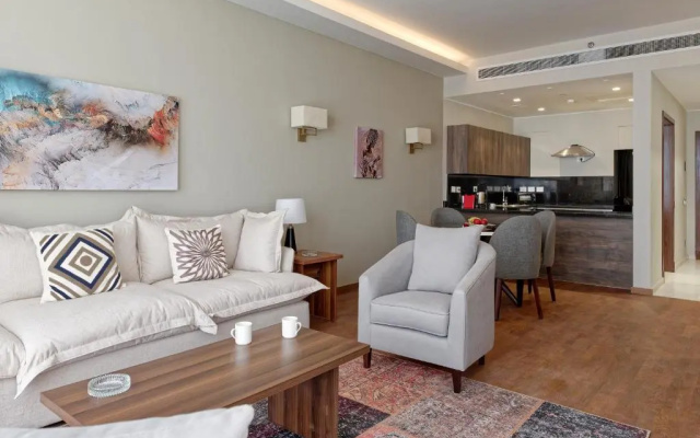 VESTA - Sheikh Zayed Residence