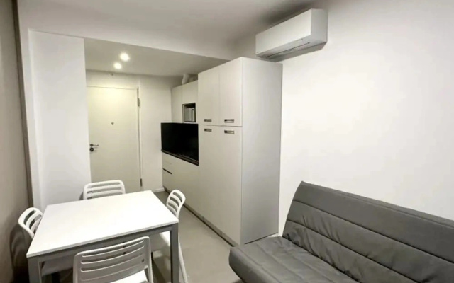 Apartment Near Beach With Pool Access