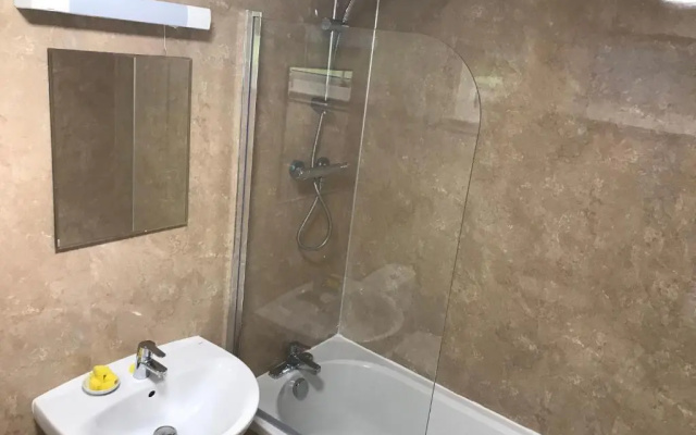 Conaglen, one bedroom apartment with stunning views.