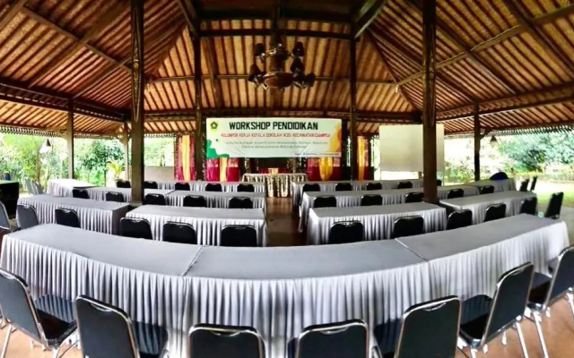 Kampoeng Wisata Rumah Joglo