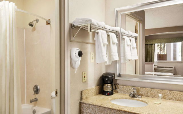 Staywell Suites