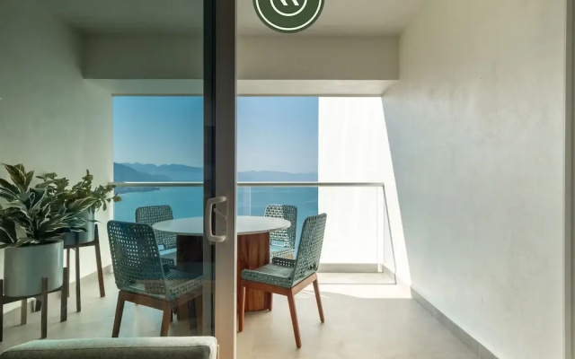 Harbor 171 North Tower 2104