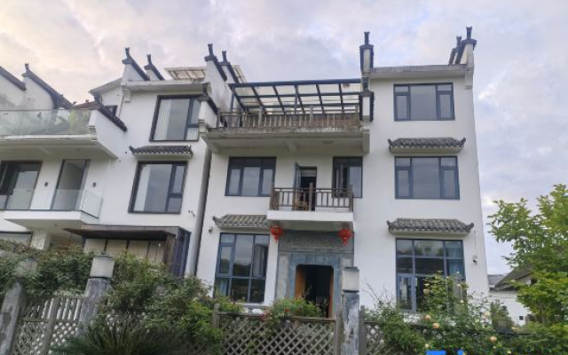 WUyuan Xianyunju Inn