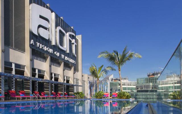 Отель Aloft Kuala Lumpur Sentral Малайзия, Куала-Лумпур - 2 отзыва об отеле, цены и фото номеров - забронировать отель Aloft Kuala Lumpur Sentral онлайн вид на фасад