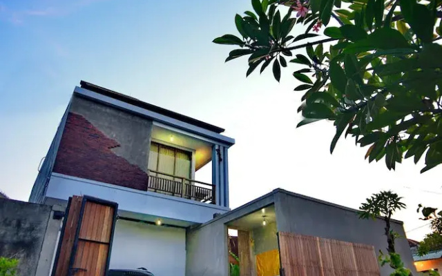 Krisandi House Jimbaran