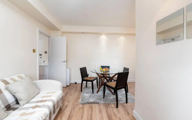 CAPITAL One Bedroom Flat Chelsea Cloisters 724