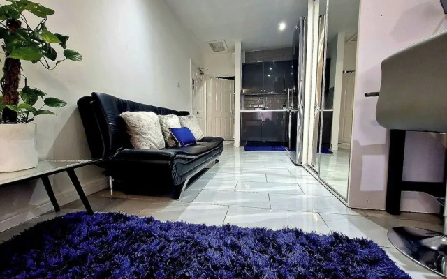 Seaside Escape - Sleeps 4 - Pets Ok - Free Parking