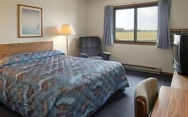 Super 8 Oshkosh Airport