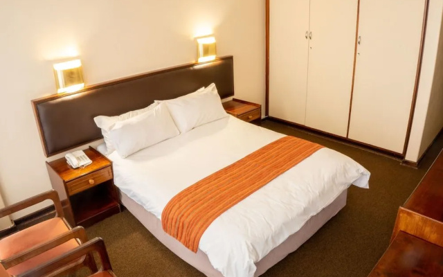 Elgro Hotel