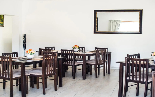Nama White Guesthouse