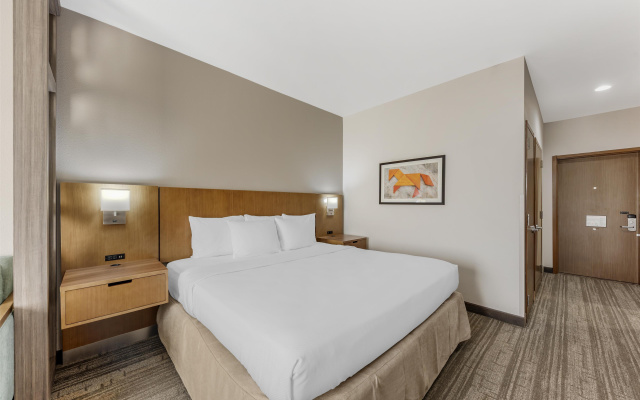 Best Western Green Oaks Inn & Suites