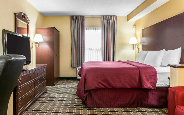 Clarion Inn & Suites Indianapolis Northwest